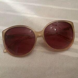 Banana Republic Pinky Cream Colored Vintage Sunglasses